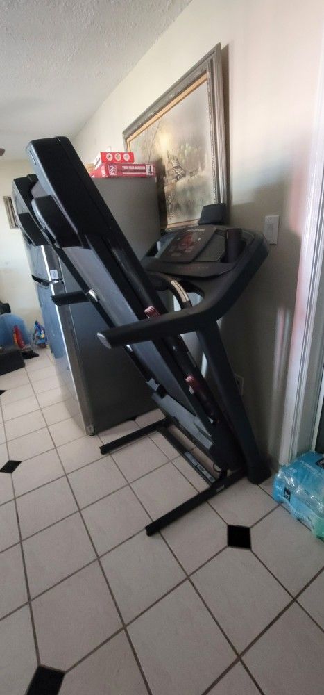 Pro Form Treadmill Almost New 