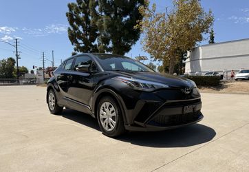 2021 Toyota CHR LE - 73K Miles - Clean title - Free Warranty!!!