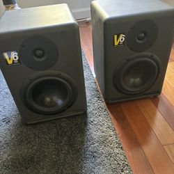 KRK V6 speakers