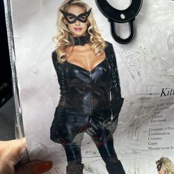 Costume