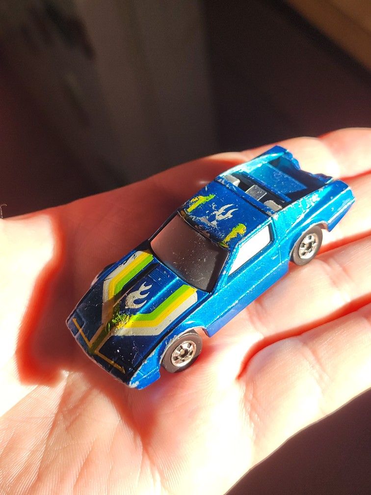 Hot Wheels '83 Nissan Z Blue Crash Crack-Ups 1983