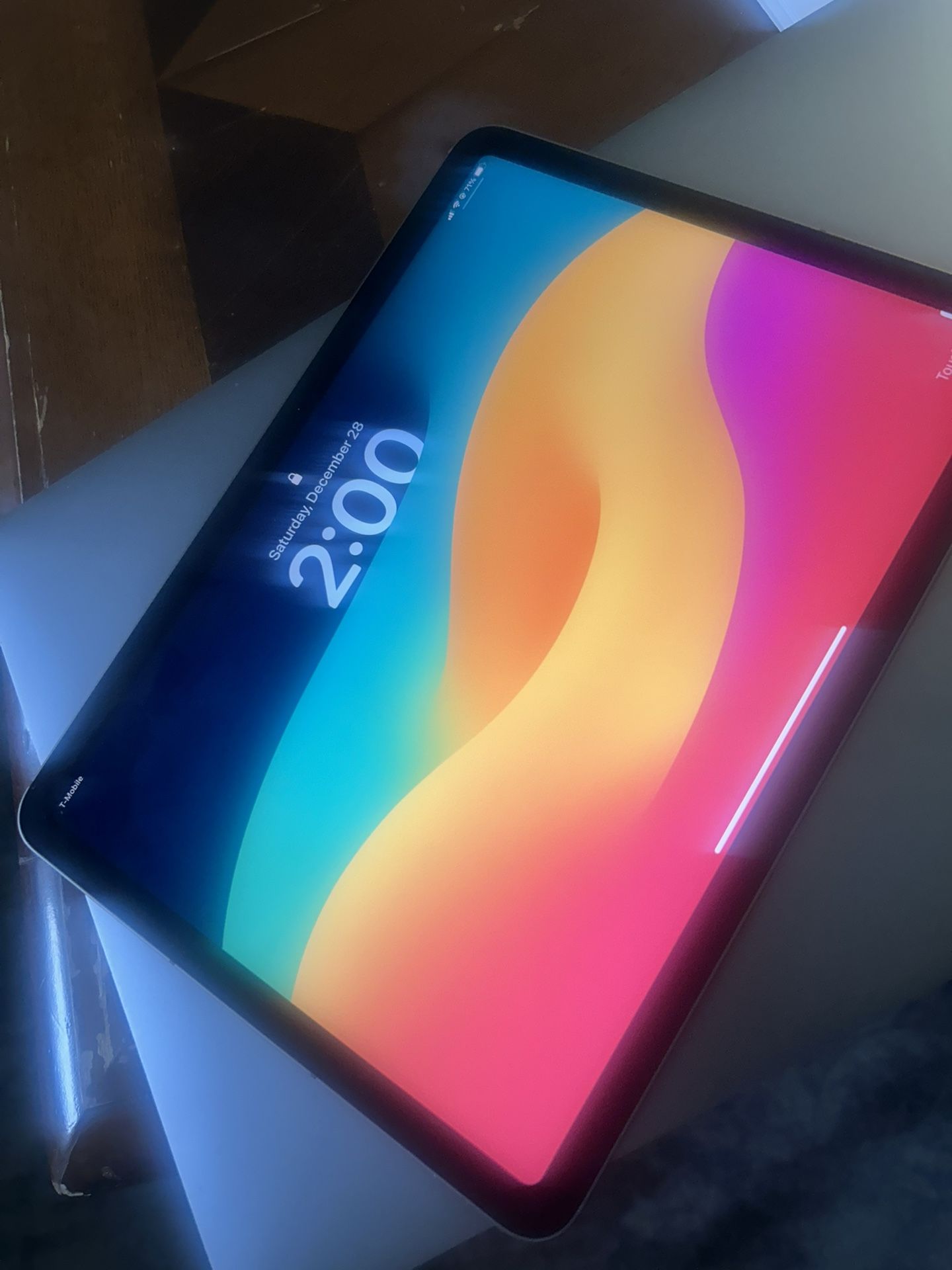 Apple iPad Air (5th Gen) - 128GB, Wi-Fi + Cellular, Open Box