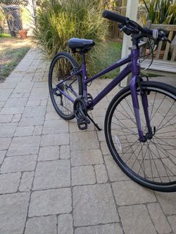 Cannondale hybrid bike
