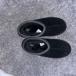 Black uggs Tasman