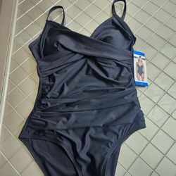 DKNY woman's Bathing suit