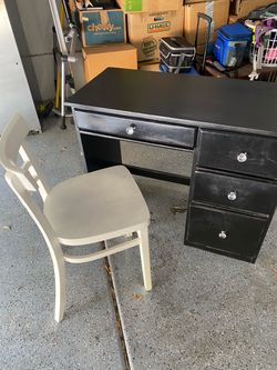 Desk/Vanity w/Chair