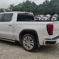 2019 GMC Denali 4x4 