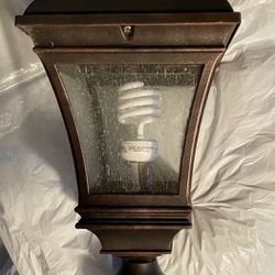 Lamp Post Bronze tone Light Fixture 