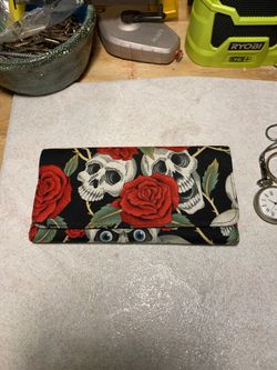 Brand new skull wallet