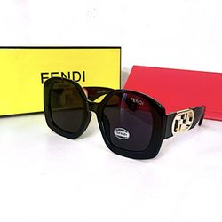 NEW FN SQUARE OVERSIZED BLACK