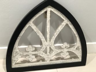 Wall art new with tag distressed