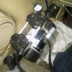 Air Serv Air Compressor. 