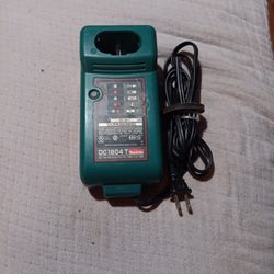 Makita Charger