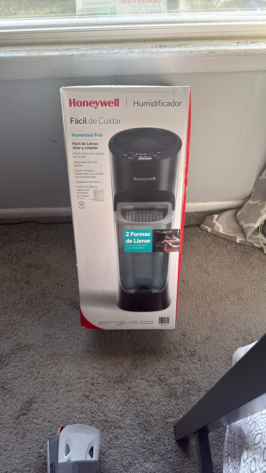 Cool, Moisture Humidifier For A Large Room