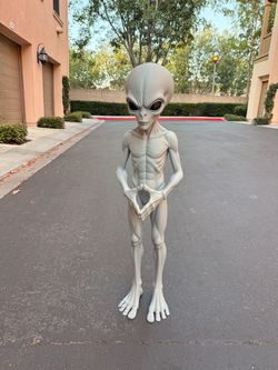 3FT Tall 3D Printed Alien Statue – Unique Sci-Fi Decor – Halloween