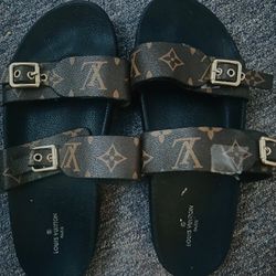 Louis Vuitton Slides Size 8