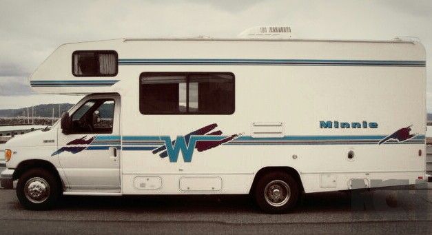 Photo 1999 Winnebago Minnie Great Camper