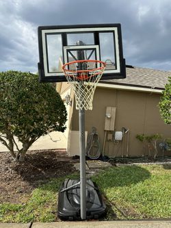 Basketball Hoop - Canasta De Baloncesto for Sale in Miami, FL - OfferUp