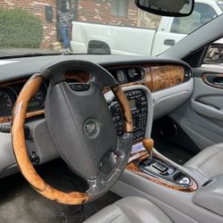 Running Jaguar XJ8L needs body work 