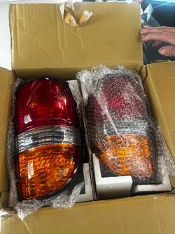 2002 Toyota Tacoma pre runner tail lights
