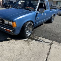 82 Datsun 720