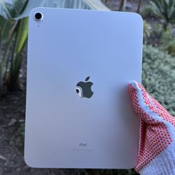 iPad 10th Gen 64GB WiFi Mint Condition 98% Battery Health 