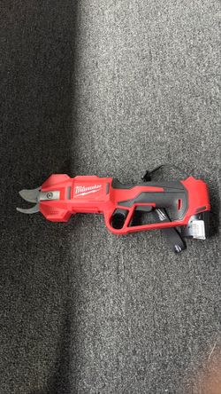 MILWAUKEE  CUTTER