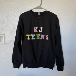 Gildan Black Heavy Blend Sweatshirt With “KJ TEENS” Pastel Letters Size Small  