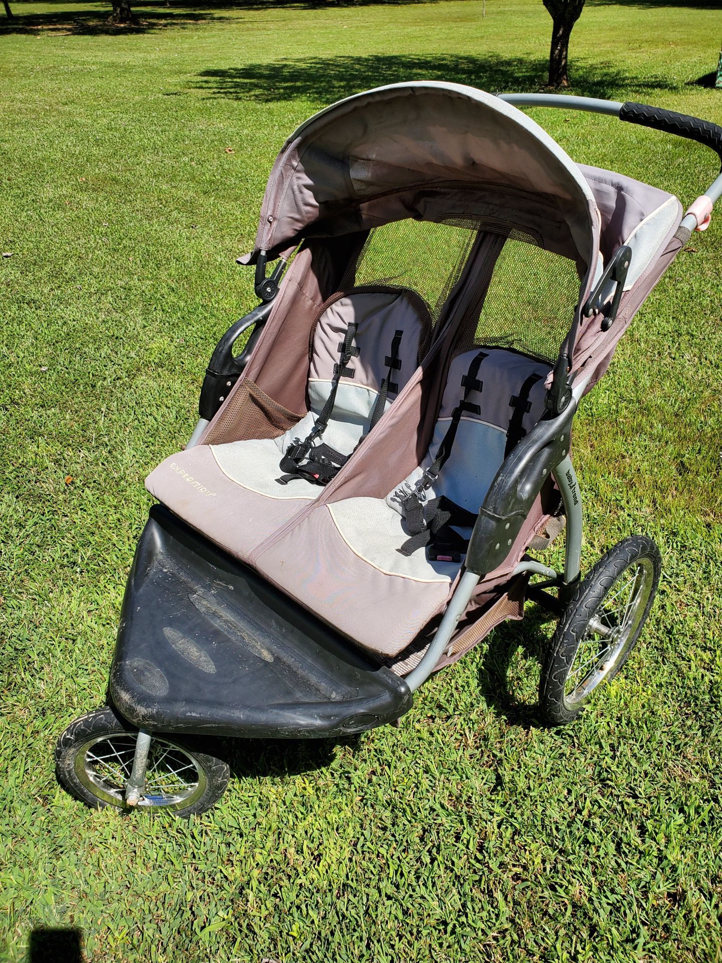 Double stroller by baby trend
