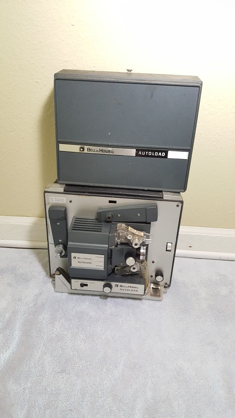 Bell & Howell AutoLoad Projector (UNTESTED)