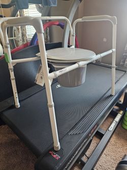 XL MEDICAL COMODE CHAIR