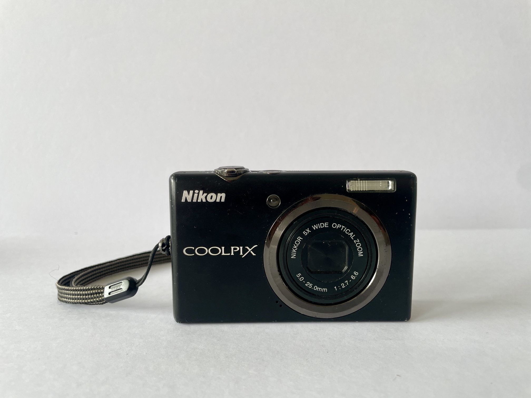 Nikon Coolpix S570 Digital Camera – NIKKOR 5x Zoom
