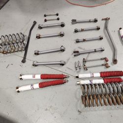 Rubicon Express 4.5 Lift For 97-06 Jeep TJ LJ