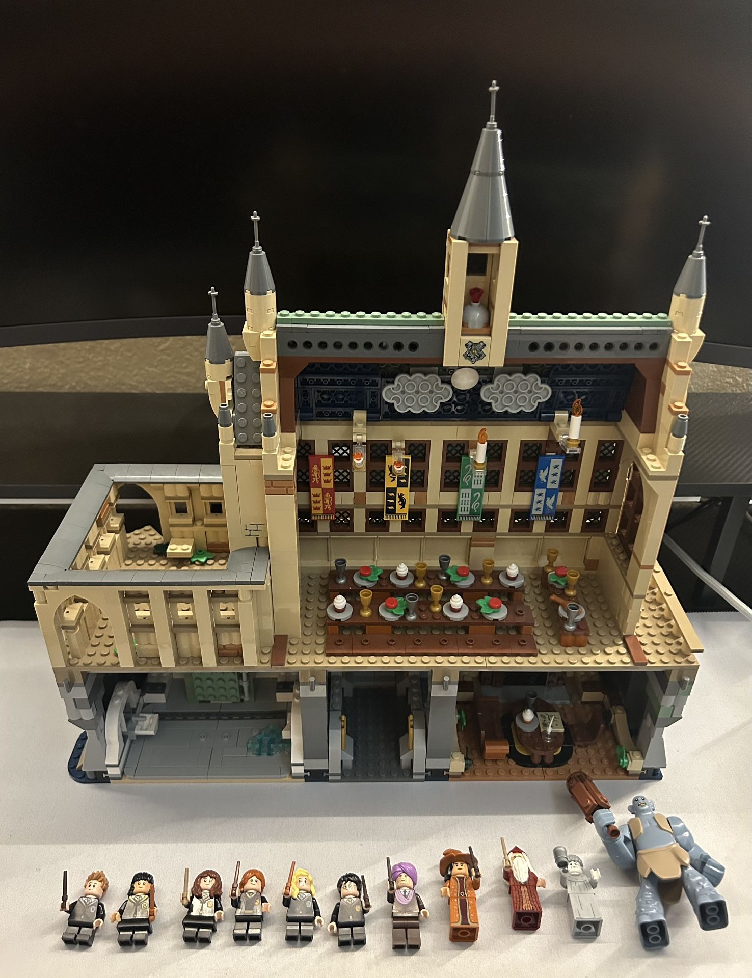 LEGO Harry Potter Hogwarts Castle: Great Hall (76435) - Fully Built & Complete
