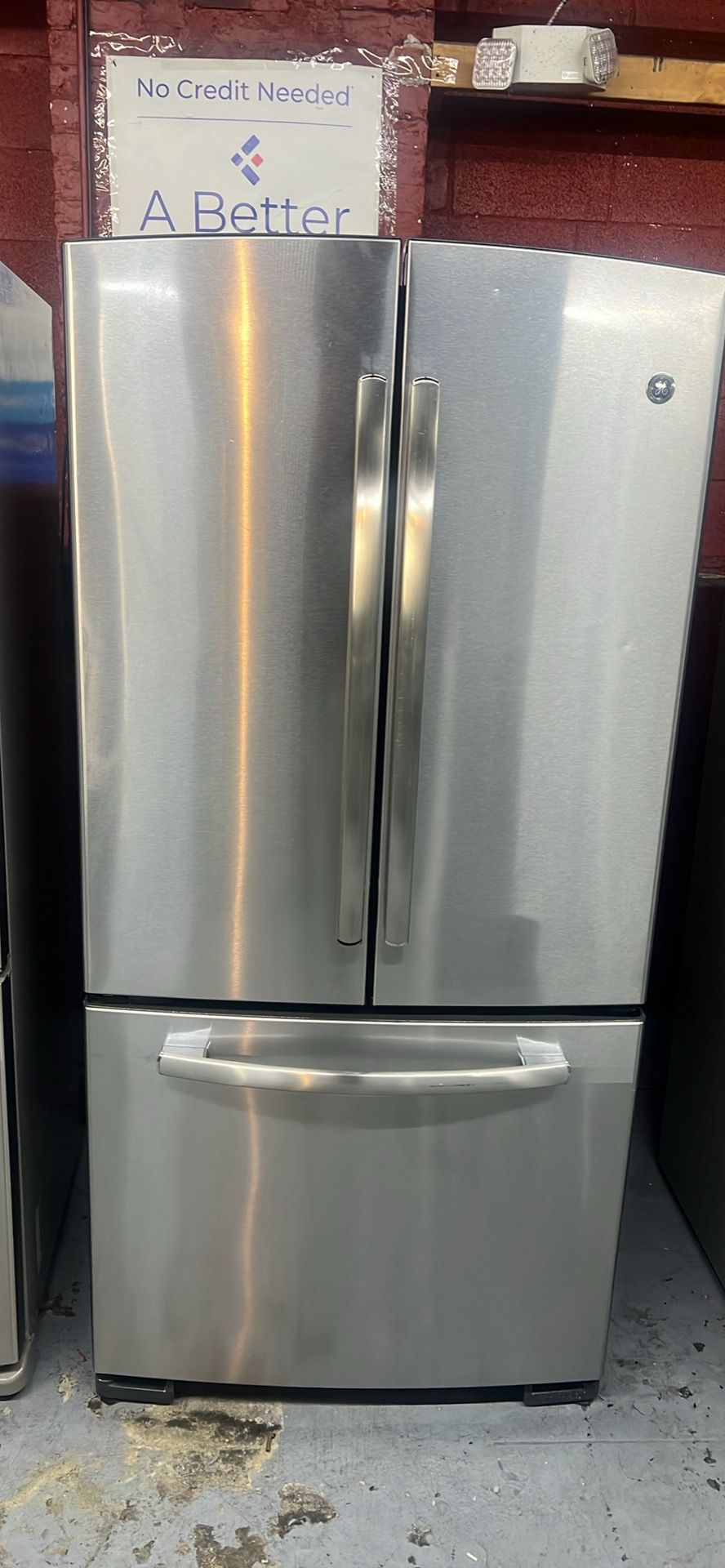33”in Wide GE Profile Frige Use Like New Perfecto Working And Warranty 