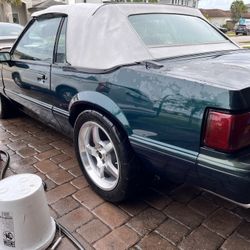 1990 Ford Mustang