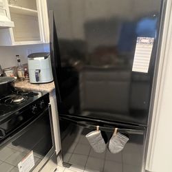 Large 33inch Wide whirlpool Refrigerator Bottom Freezer