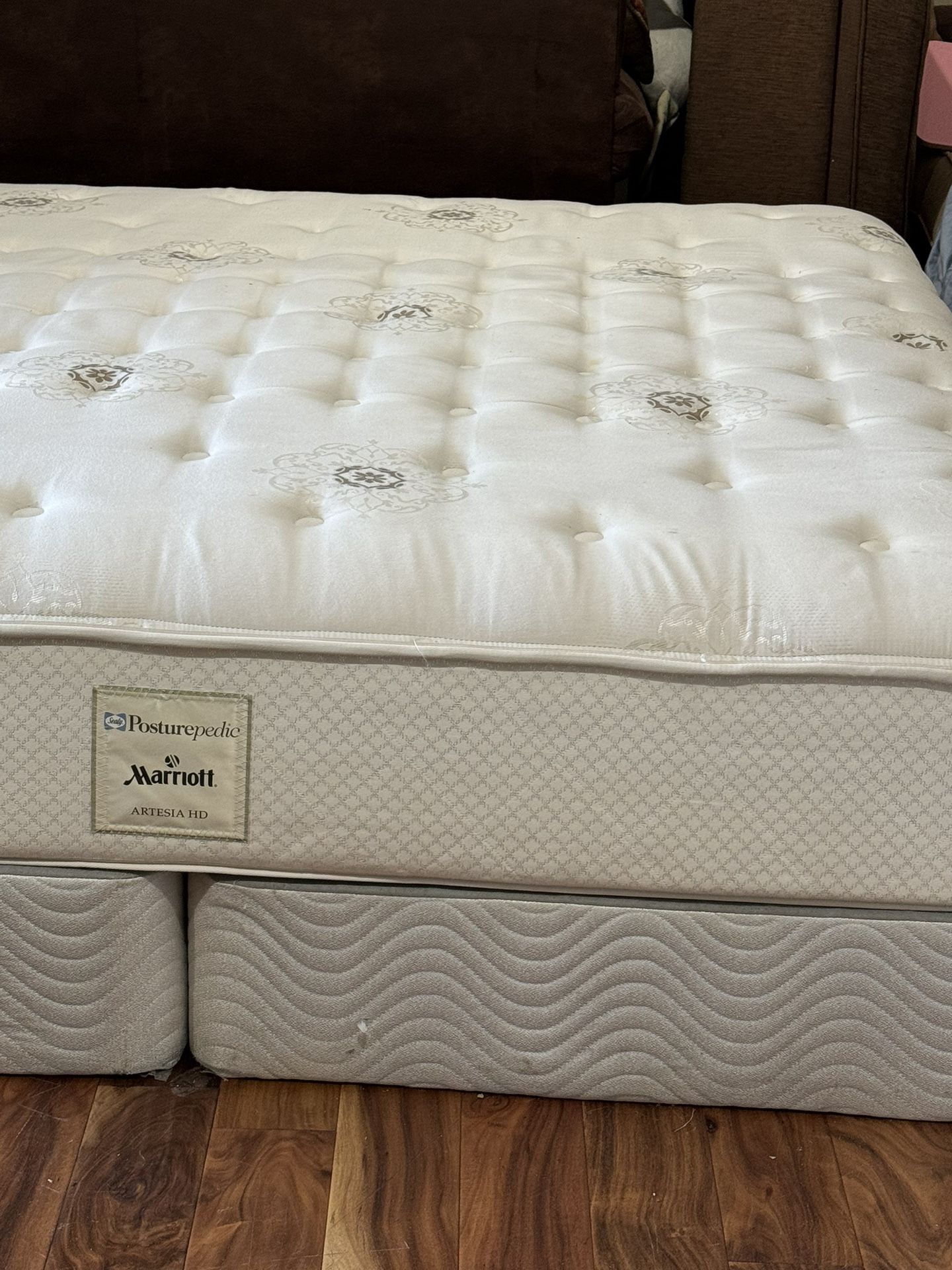USED KING SIZE MATTRESS ONLY