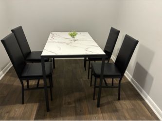 Table with 4 chairs