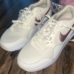 Women Nike 8.5