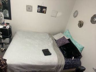 Queen size bed