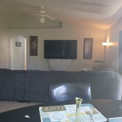 75 Inch Flat Screen And Remote 