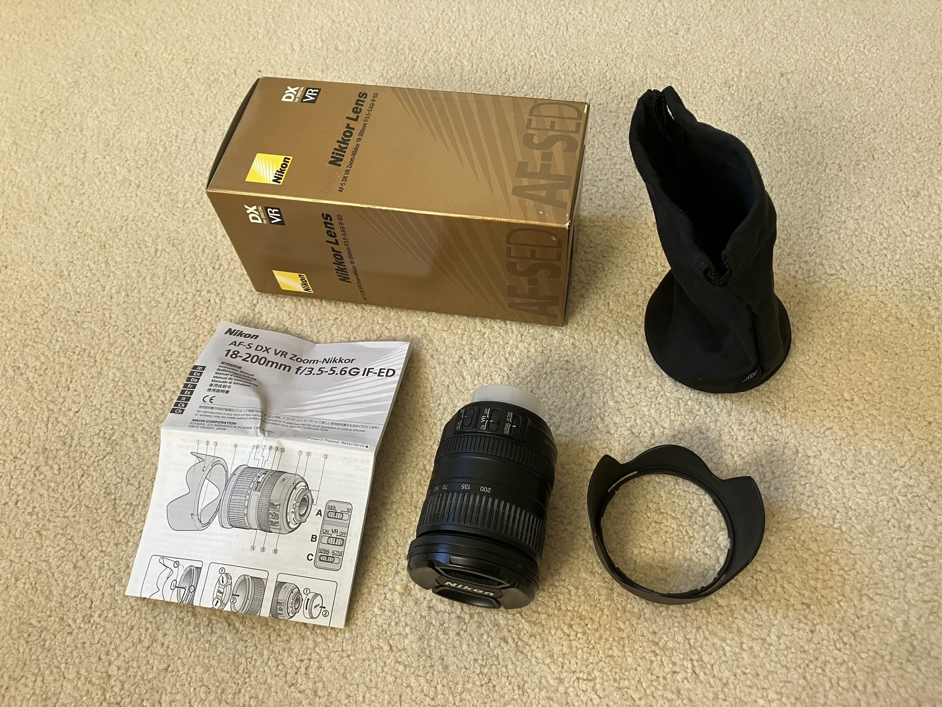 Nikon 18-200mm Lens **PARTS ONLY **