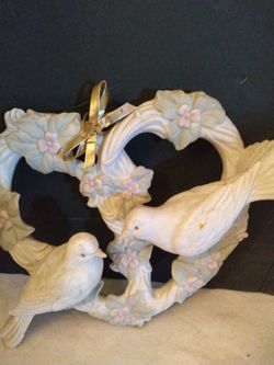 Pre-owned Dove Wedding Wall Hanging