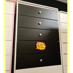 Dresser/ Five drawers dresser