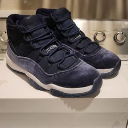 Jordan 11 Midnight Navy Velvet Size 10.5