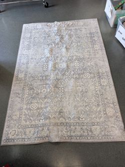 Vintage Distressed Trellis Rug

Silver Ivory, 4'10"x7', 100% Polyester
New