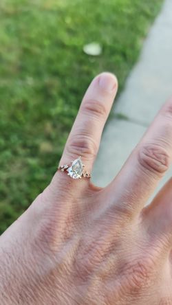 Beautiful 1.45ct IGI-Certified Pear Diamond Engagement Ring – 14k Rose Gold (Size 5)