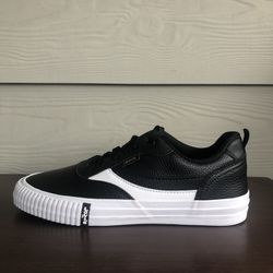 NEW Levi’s Women’s shoes Size US 8.5 Black/White Color