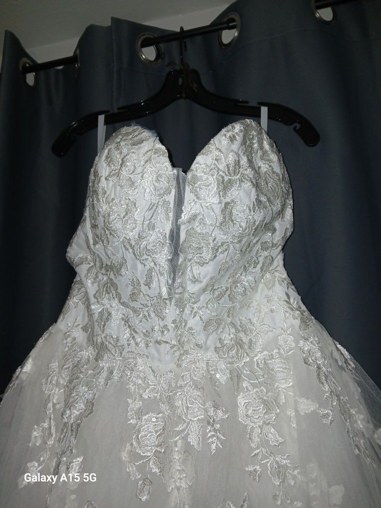 Wedding Dress 
